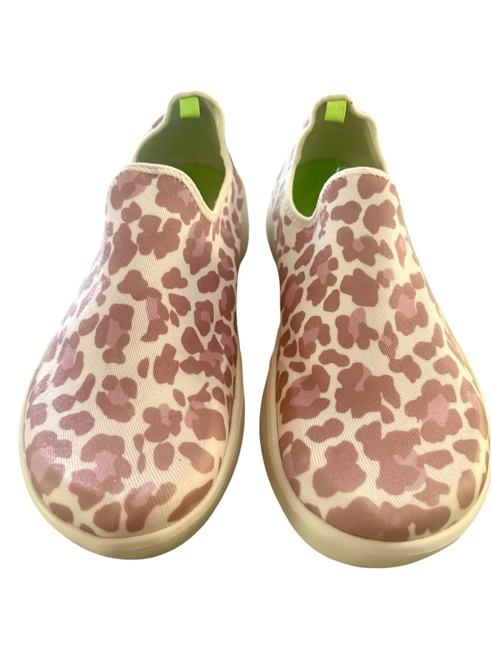 OOFOS Limited Edition Rose Leopard